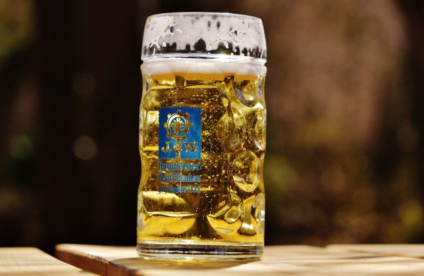Drink je biertje uit jouw gepersonaliseerde bierpul